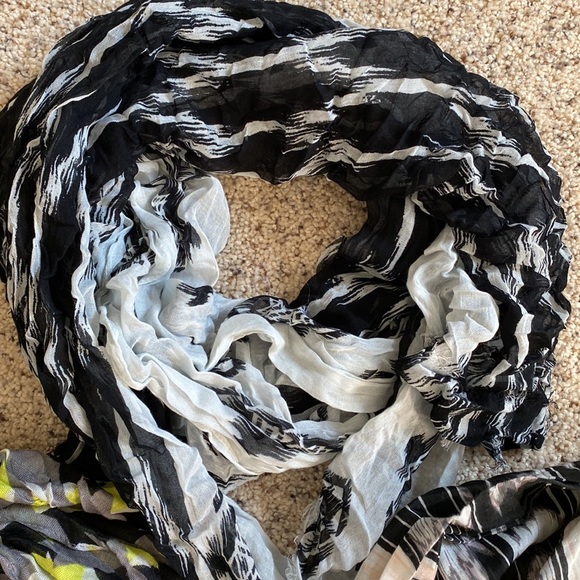 Express Fashion Scarf Bundle of 3 - Picture 5 of 11